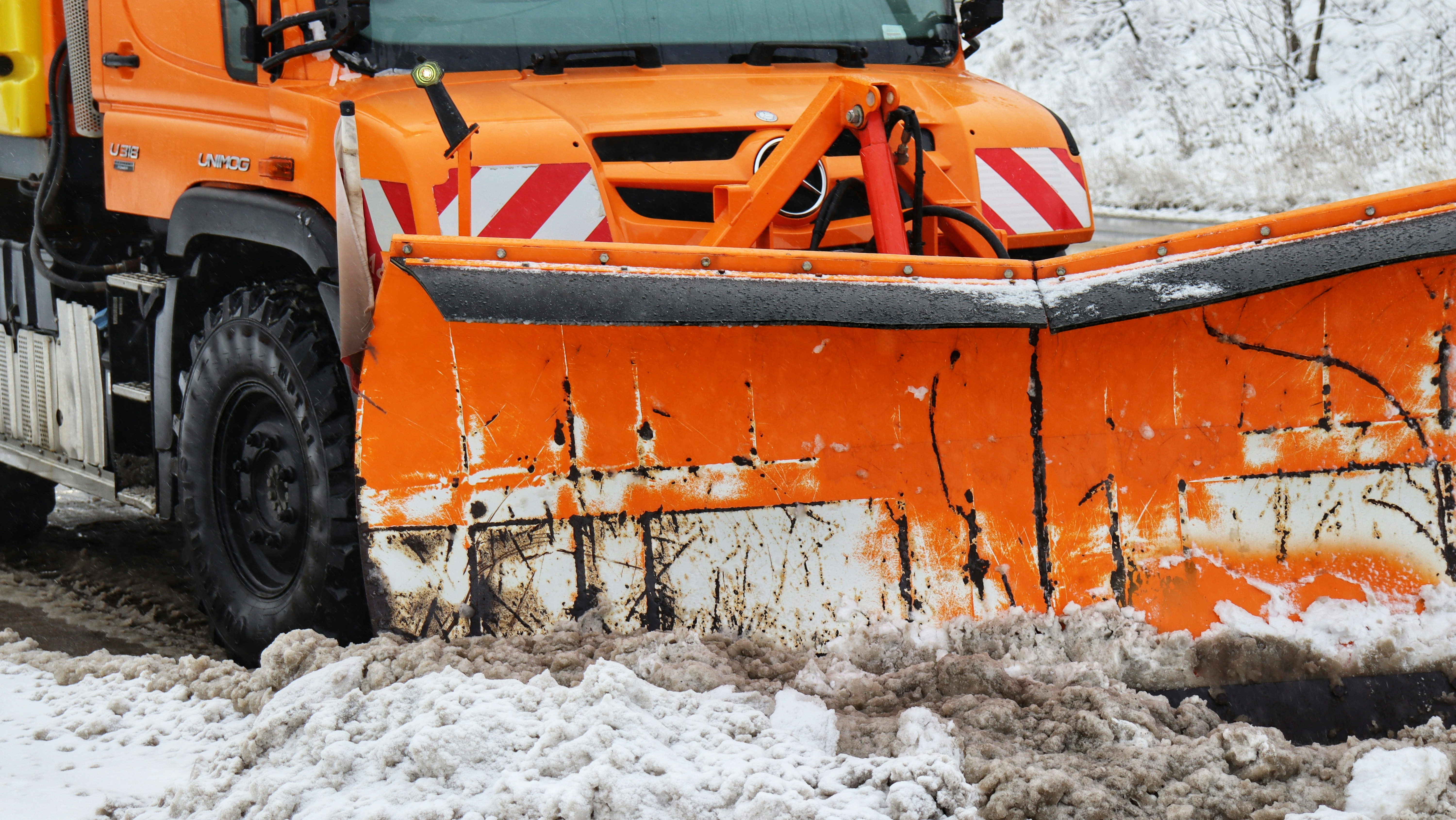 Eisbeseitigung in Gelsenkirchen – Beseitigung von Glätte und Eisflächen für sichere, rutschfreie Wege.